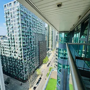 https://apt-modern-stylish-2bed-2bath-canary-wharf.brighton-hotels-england.com